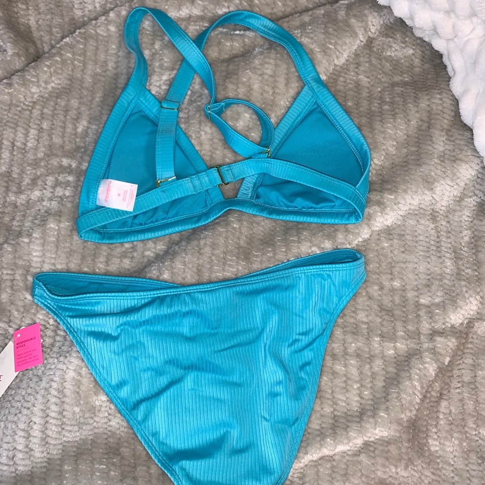 M bikini - Picture 2 of 4